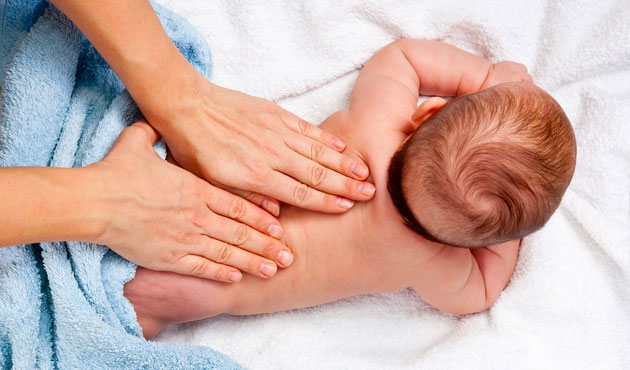 Massage pour bébé en institut de détente et bien-être à Tourcoing